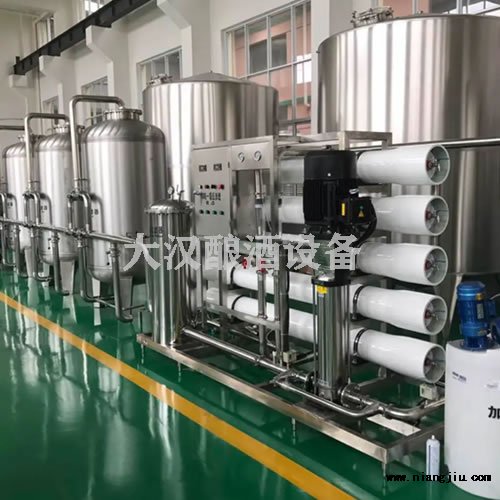 江蘇無(wú)錫市錫北鎮(zhèn)杜總購(gòu)買的一臺(tái)水處理設(shè)備正在制作中！